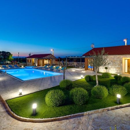 New! Promina Luxury Villa With 72Sqm Heated Pool, Jacuzzi, Infrared Sauna, Tennis Court, Media Room Bogatić Esterno foto
