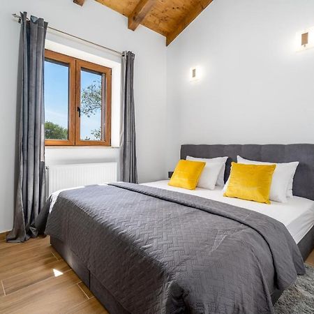 New! Promina Luxury Villa With 72Sqm Heated Pool, Jacuzzi, Infrared Sauna, Tennis Court, Media Room Bogatić Esterno foto