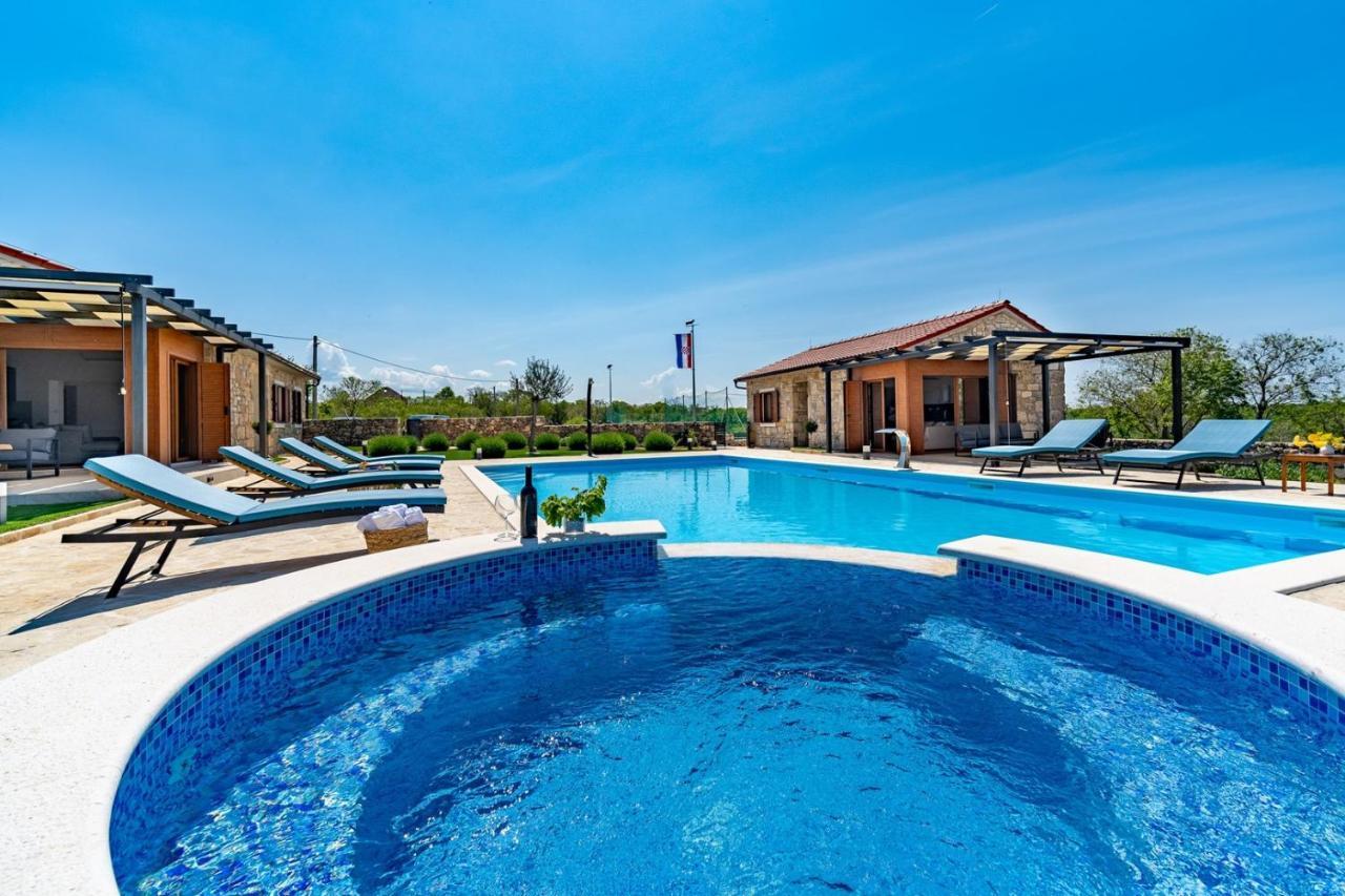 New! Promina Luxury Villa With 72Sqm Heated Pool, Jacuzzi, Infrared Sauna, Tennis Court, Media Room Bogatić Esterno foto