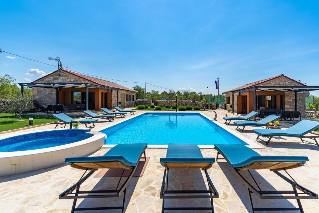 New! Promina Luxury Villa With 72Sqm Heated Pool, Jacuzzi, Infrared Sauna, Tennis Court, Media Room Bogatić Esterno foto