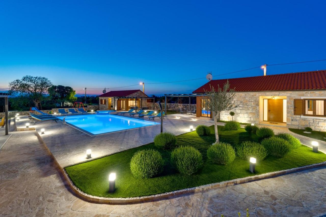 New! Promina Luxury Villa With 72Sqm Heated Pool, Jacuzzi, Infrared Sauna, Tennis Court, Media Room Bogatić Esterno foto