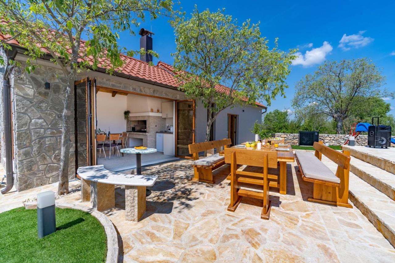 New! Promina Luxury Villa With 72Sqm Heated Pool, Jacuzzi, Infrared Sauna, Tennis Court, Media Room Bogatić Esterno foto