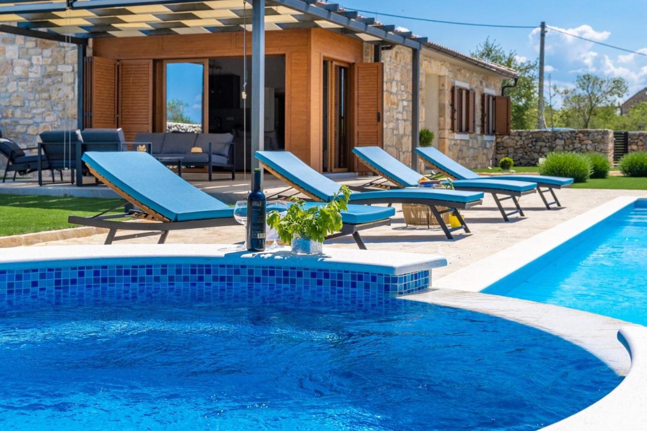 New! Promina Luxury Villa With 72Sqm Heated Pool, Jacuzzi, Infrared Sauna, Tennis Court, Media Room Bogatić Esterno foto