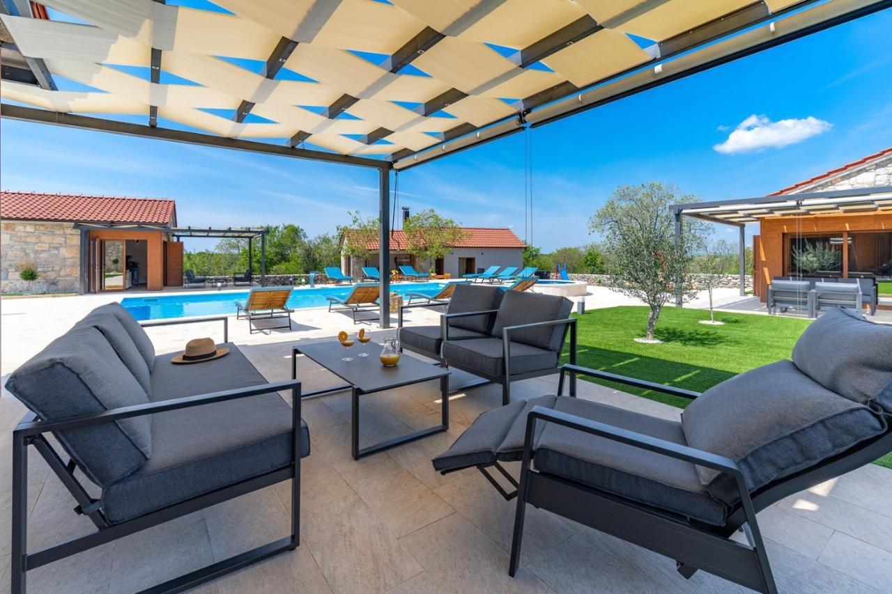 New! Promina Luxury Villa With 72Sqm Heated Pool, Jacuzzi, Infrared Sauna, Tennis Court, Media Room Bogatić Esterno foto