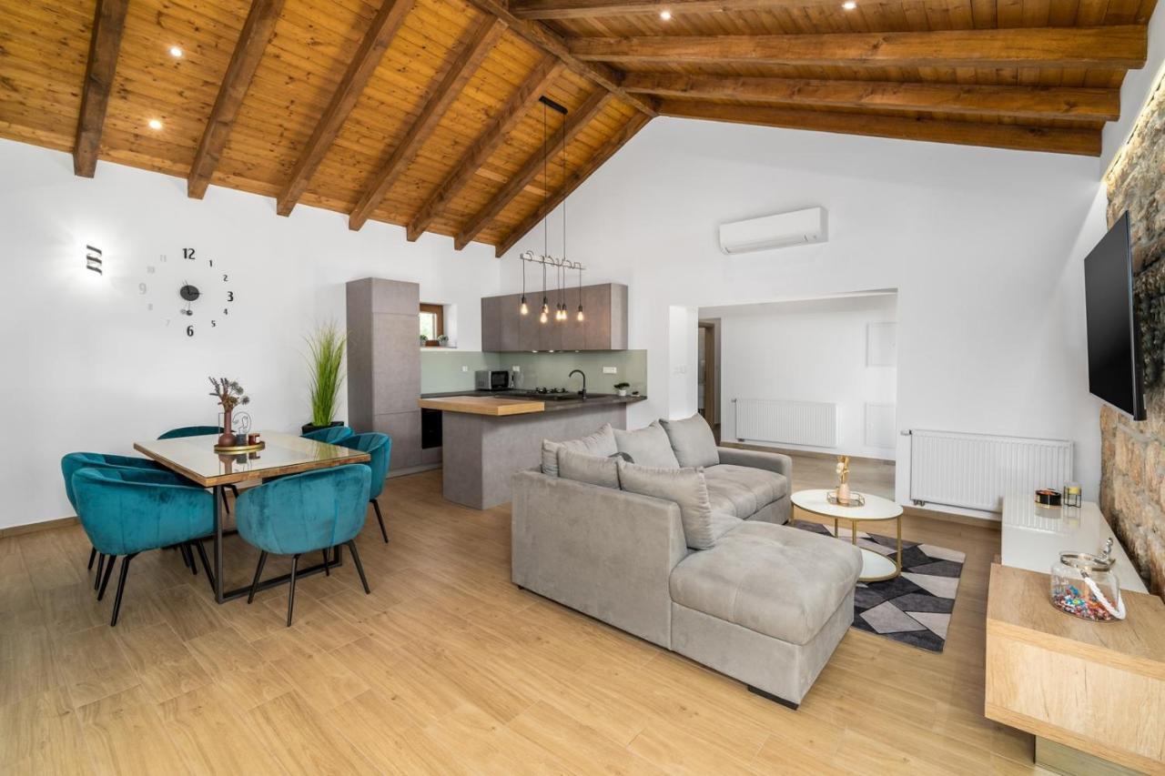 New! Promina Luxury Villa With 72Sqm Heated Pool, Jacuzzi, Infrared Sauna, Tennis Court, Media Room Bogatić Esterno foto