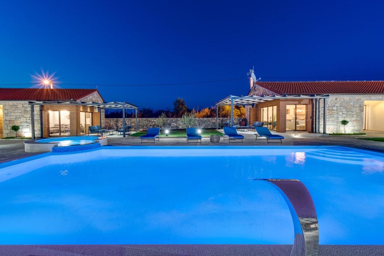 New! Promina Luxury Villa With 72Sqm Heated Pool, Jacuzzi, Infrared Sauna, Tennis Court, Media Room Bogatić Esterno foto